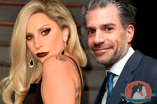 Леди Гага обручилась со своим агентом