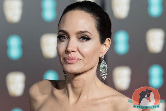 Анджелине Джоли 43: пять очень странных фактов об актрисе