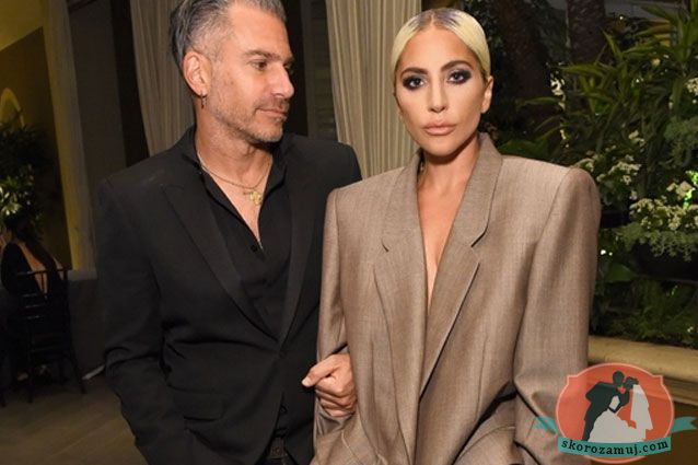 Леди Гага прилюдно подтвердила помолвку